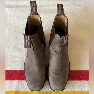 Blundstone Women’s Dress Chelsea Boots #1306 US Size 11 Rustic Brown